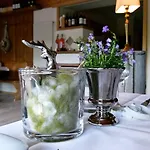 호텔 Talblick- Fruehstueckspension (adults Only) 4*