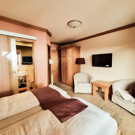 Otel Landhaus Talblick- Fruehstueckspension (Adults Only) Brotterode