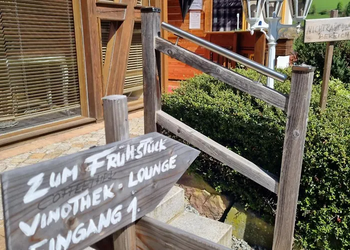 Landhaus Talblick- Fruehstueckspension (Adults Only) Otel