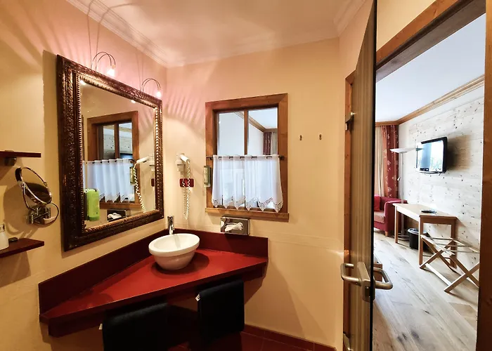 Landhaus Talblick- Fruehstueckspension (Adults Only) Otel