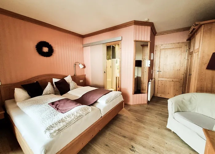 Landhaus Talblick- Fruehstueckspension (Adults Only) Otel 4*