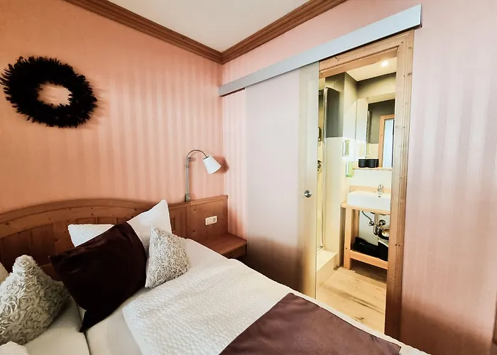 Landhaus Talblick- Fruehstueckspension (Adults Only) Otel 4*